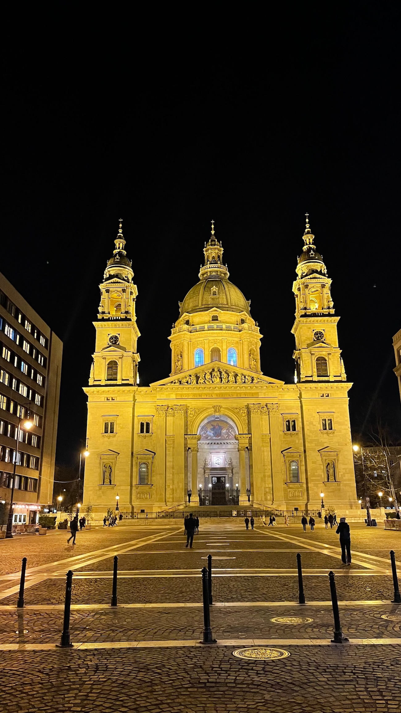St. Stephen's Basilica at night